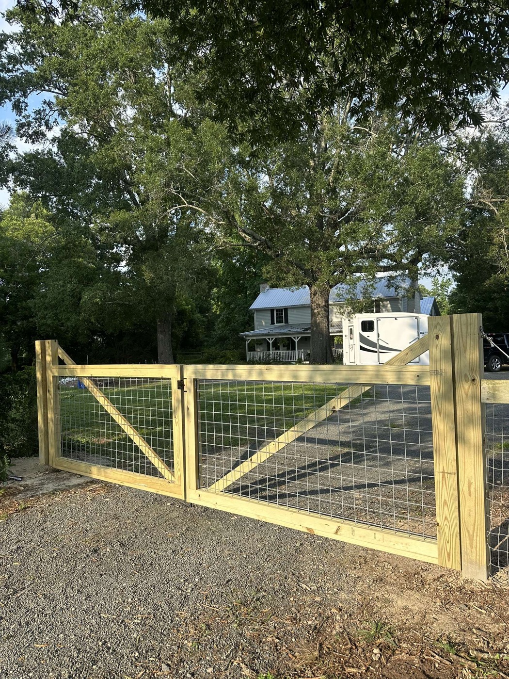 Driveway gate