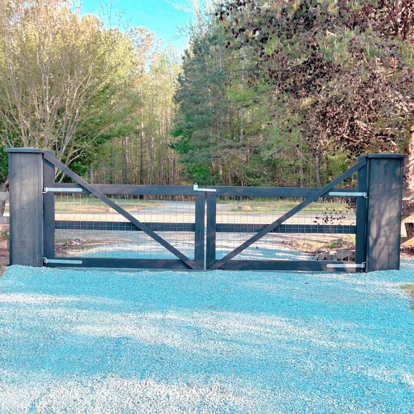 Driveway gate