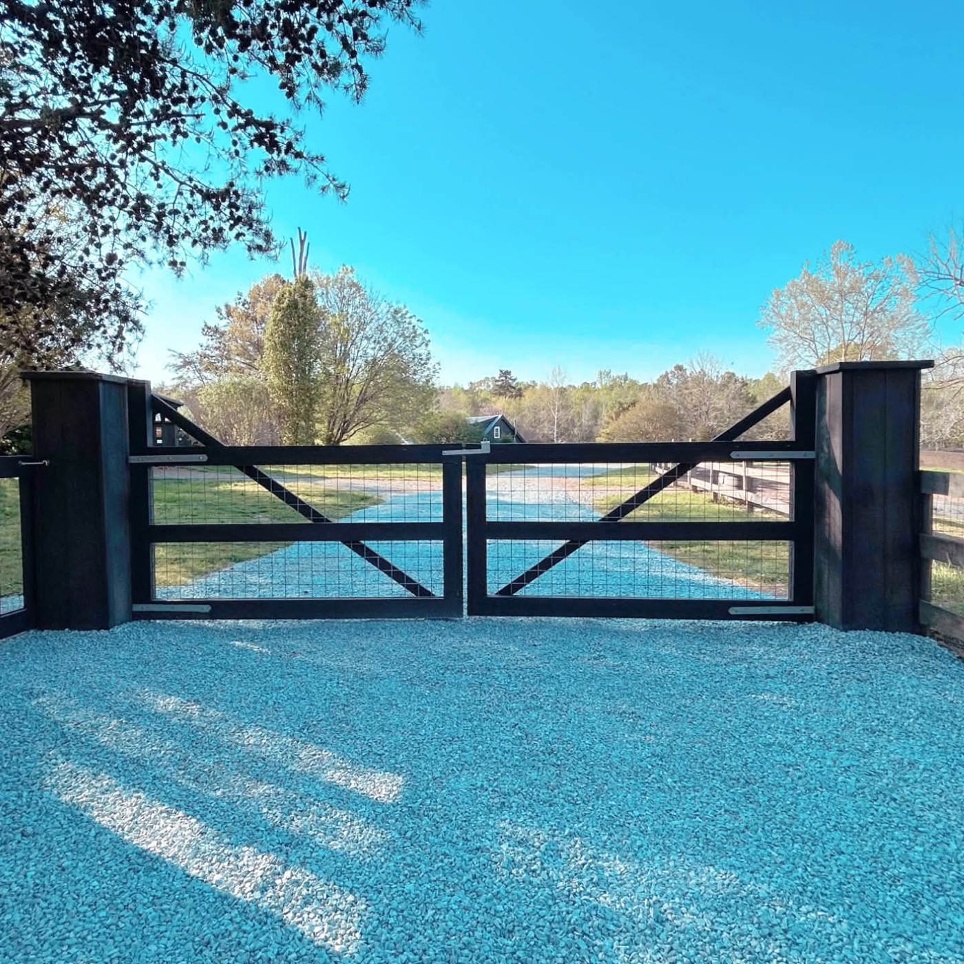 Driveway gate